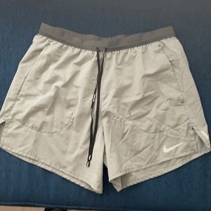 Nike Flex 5” Short w Brief Liner L